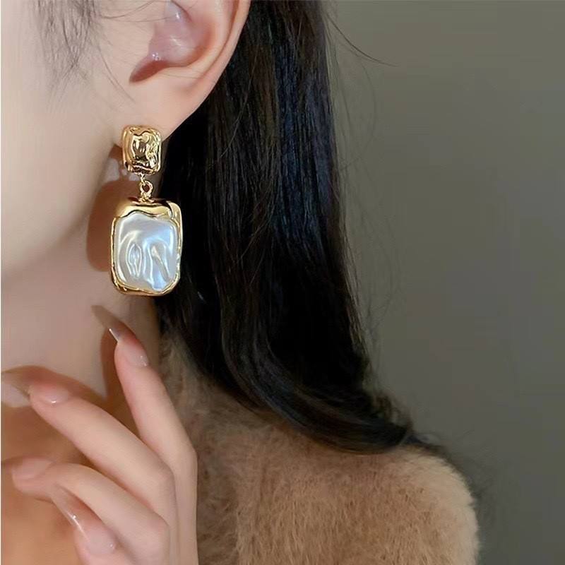 Old-Money-Pearl-Earrings 3