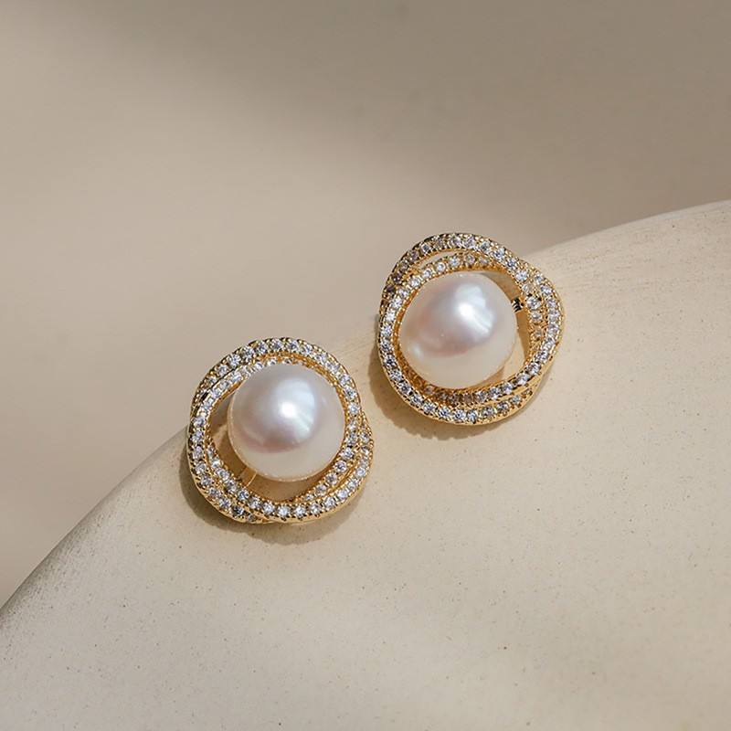 Pearl-Crystal-Stud-Earrings 1