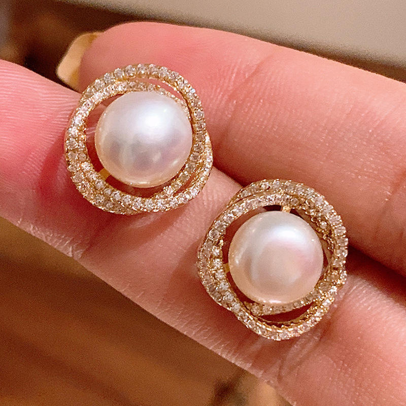 Pearl-Crystal-Stud-Earrings 3