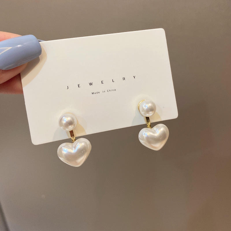 Pearl-and-Heart-Drop-Earrings 3