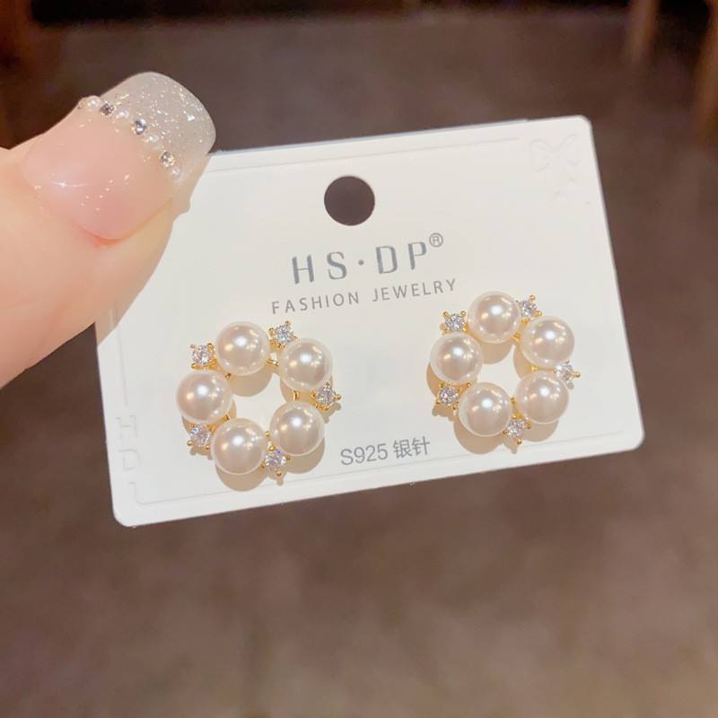 Pretty-Ring-of-Pearls-Earrings 1