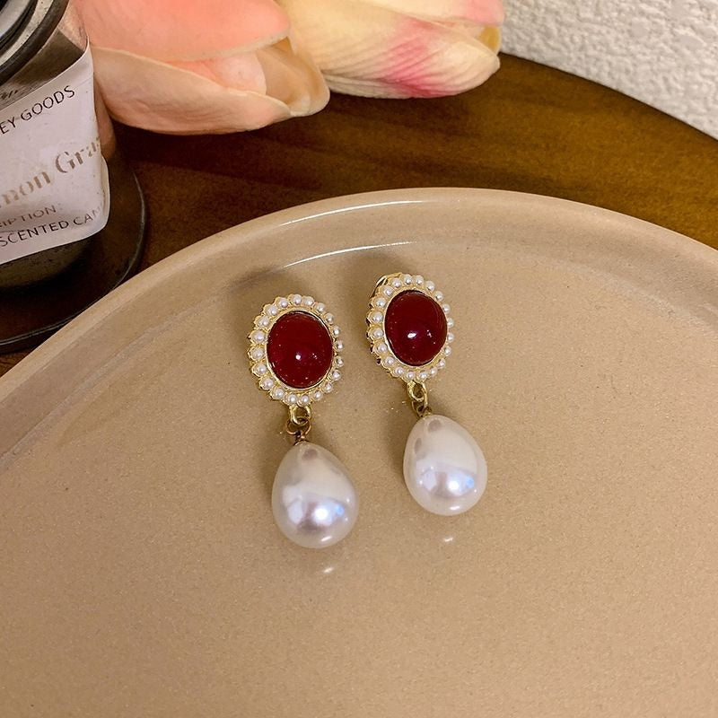Red-and-White-Pearls-Drop-Earrings 3