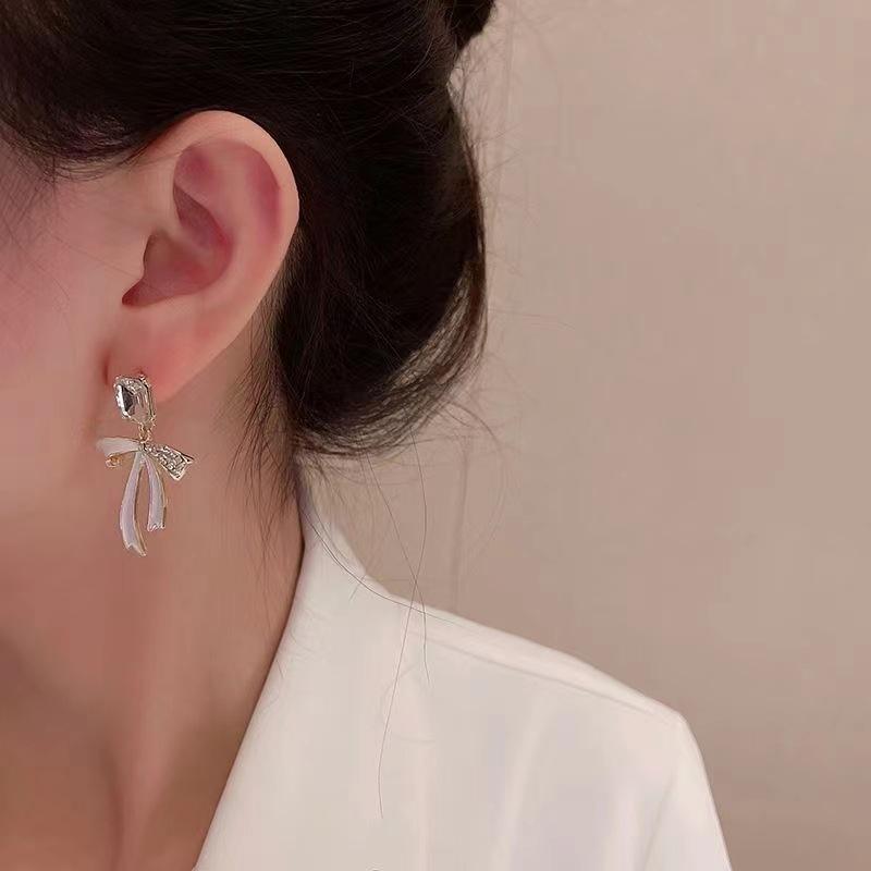 Rhinestone-Bowknot-Drop-Earrings 2