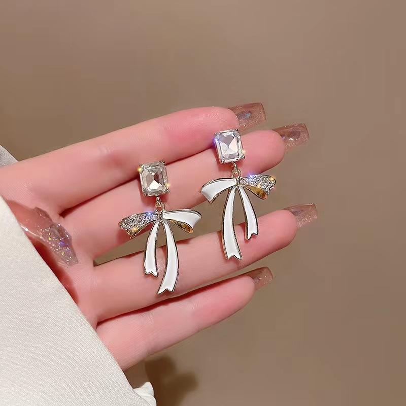 Rhinestone-Bowknot-Drop-Earrings 3