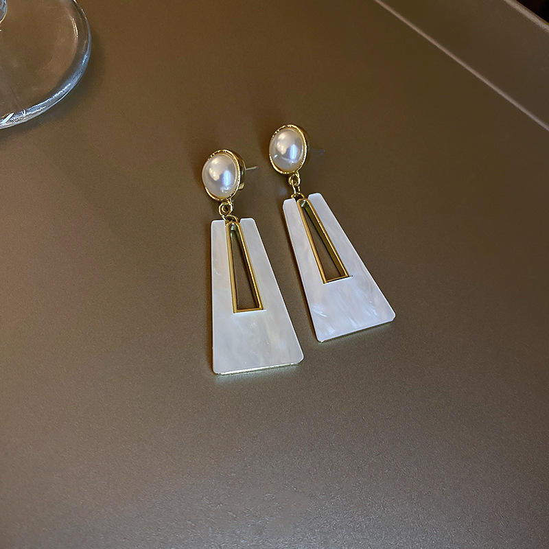 Sassy-White-Geometric-Earrings 1