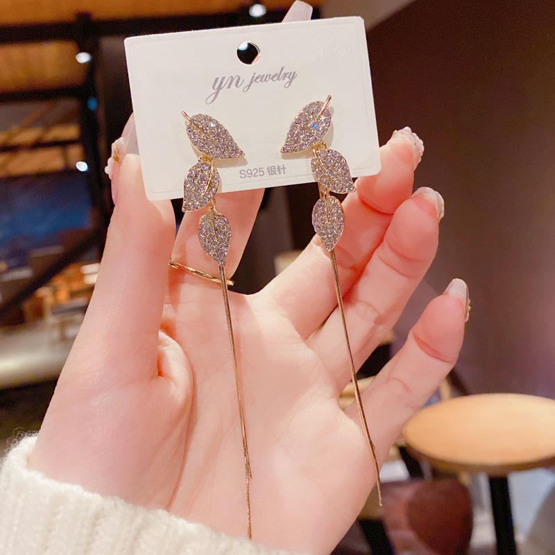 Shimmering-Leaves-Tassel-Earrings 1