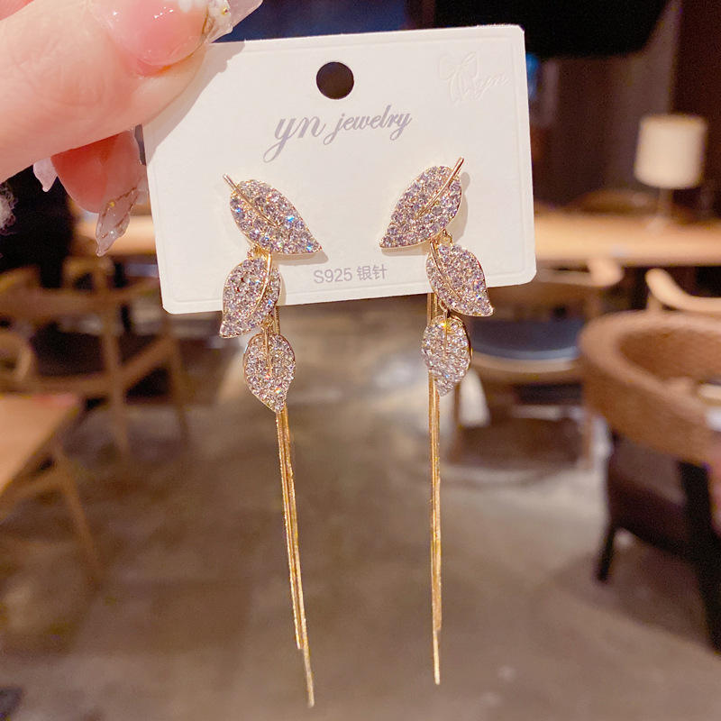 Shimmering-Leaves-Tassel-Earrings 2