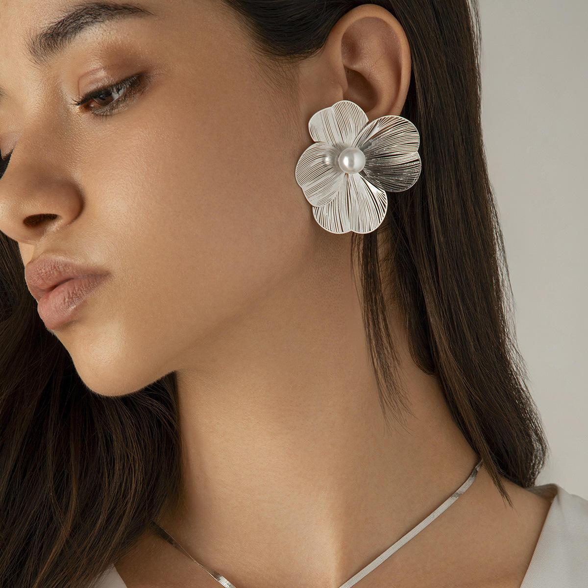 Silver Daisy Pearl Stud Earrings