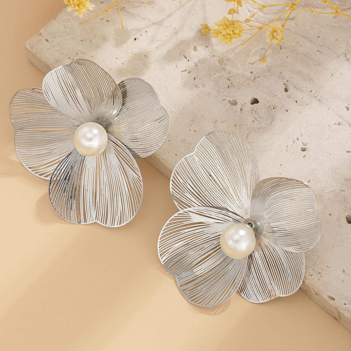 Silver Daisy Pearl Stud Earrings