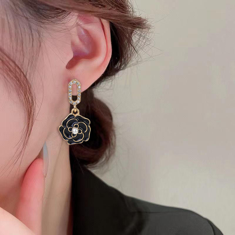 Sparkling-Black-Flower-Drop-Earrings 2