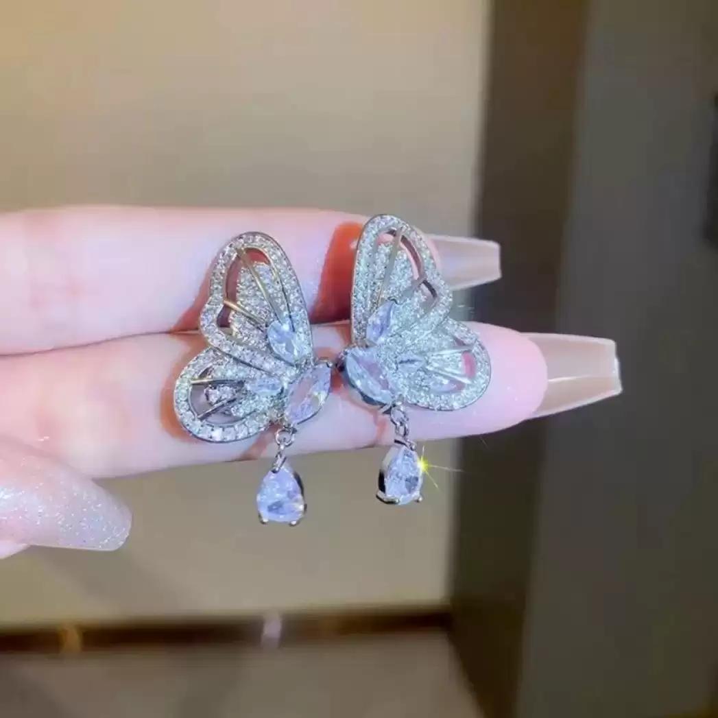 Sparkling Butterfyl Dangle Earrings