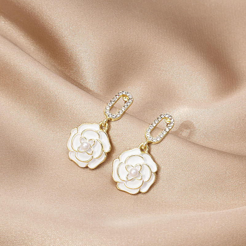 Sparkling-Crystal-Flower-Drop-Earrings 1