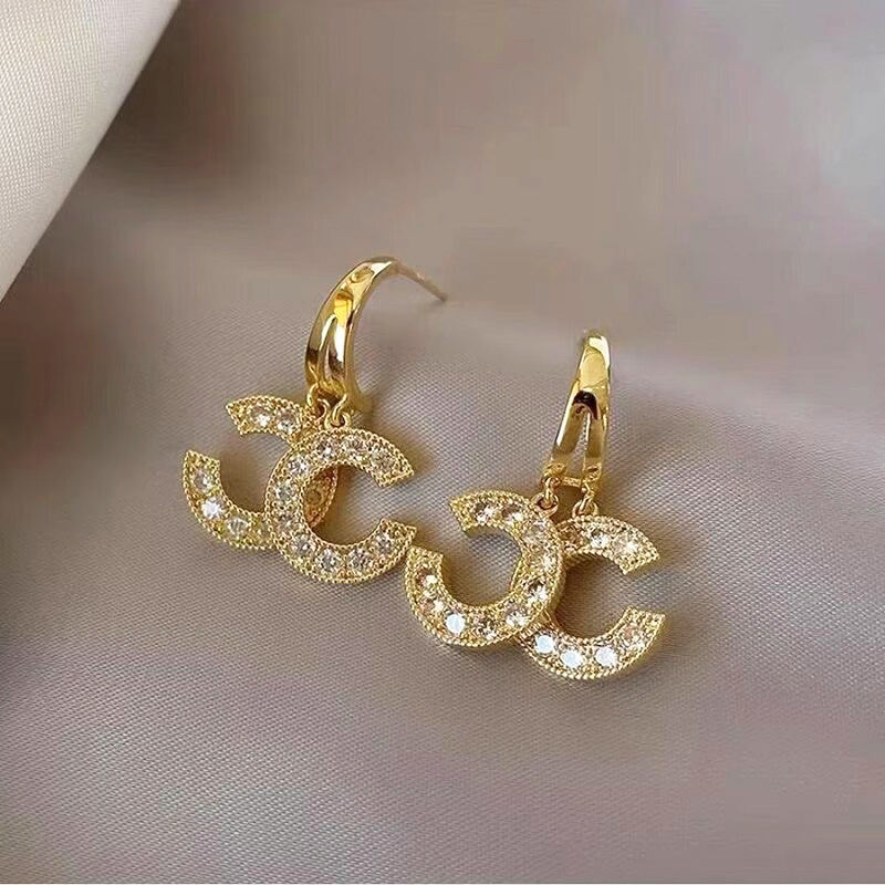 Stylish-Crystal-CC-Earrings 3