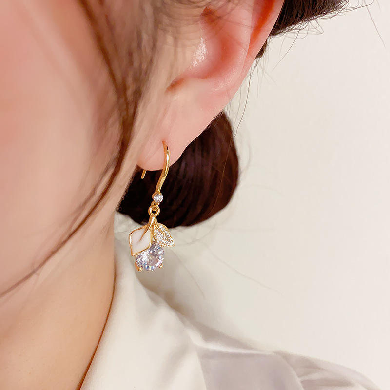Stylish-Crystal-Leaves-Drop-Earrings 3