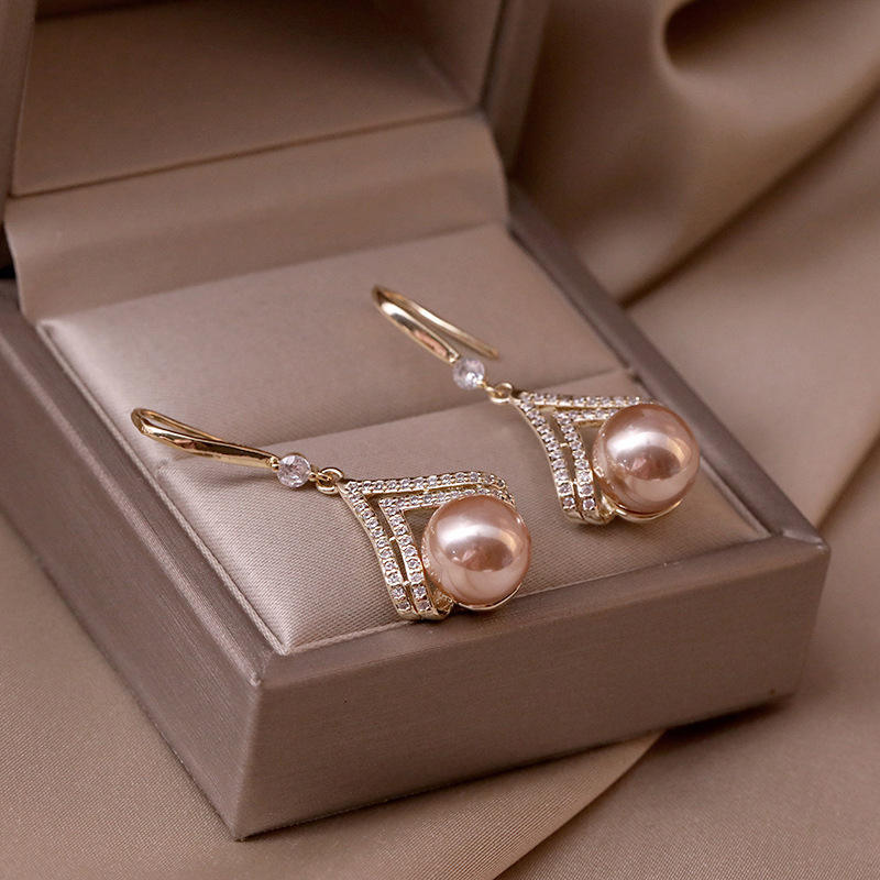 Trendy-Baroque-Pearl-Earrings 1