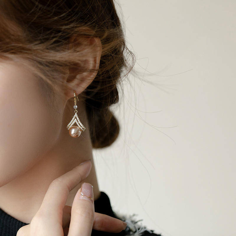 Trendy-Baroque-Pearl-Earrings 2