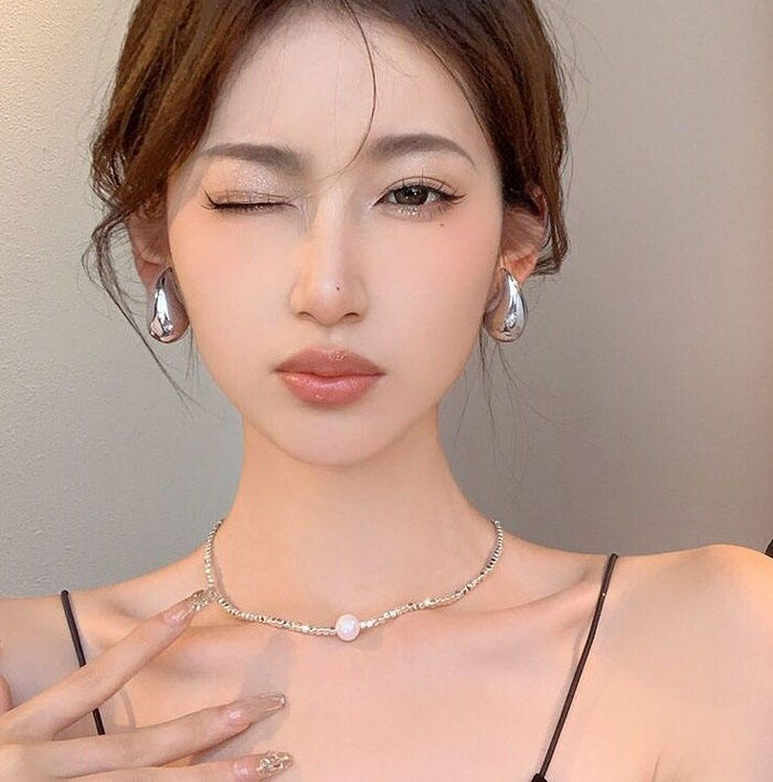 Trendy-Teardrop-Hoop-Earrings 2