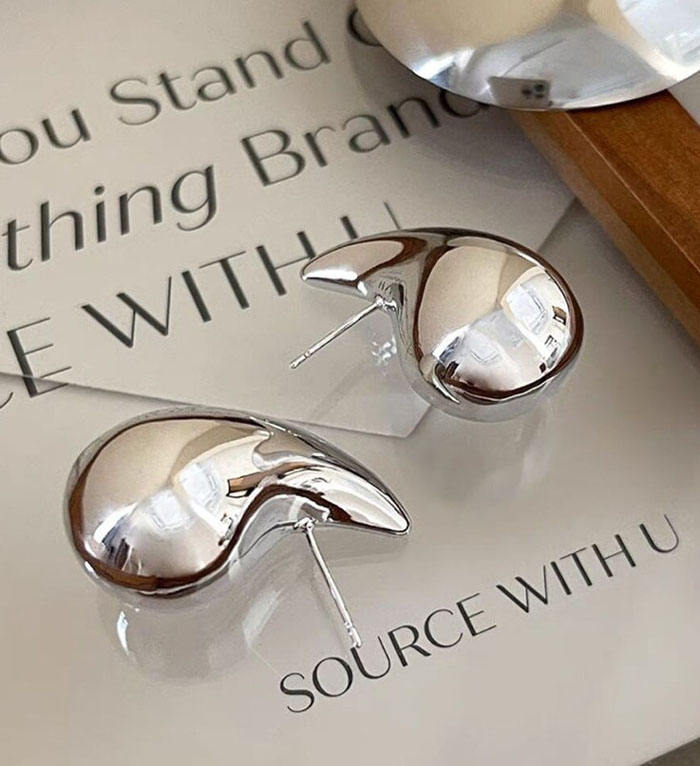 Trendy-Teardrop-Hoop-Earrings 3