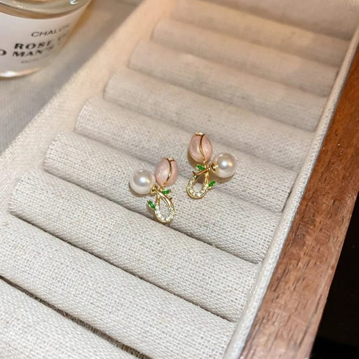 Tulip-Pearl-Crystal-Earrings 3