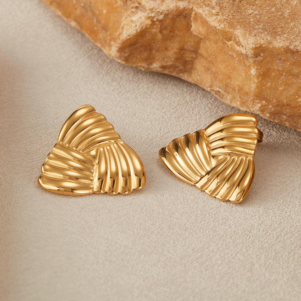 Twisted Elegance Striped Golden Earrings