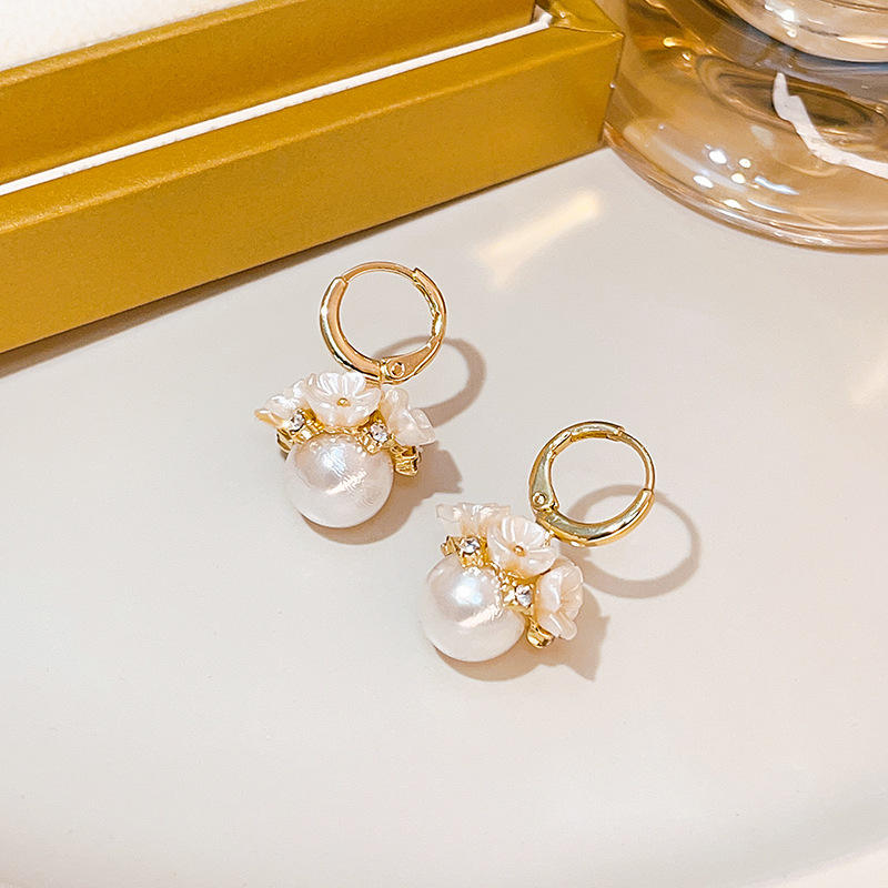 White-Flowers-Pearldrop-Earrings 3