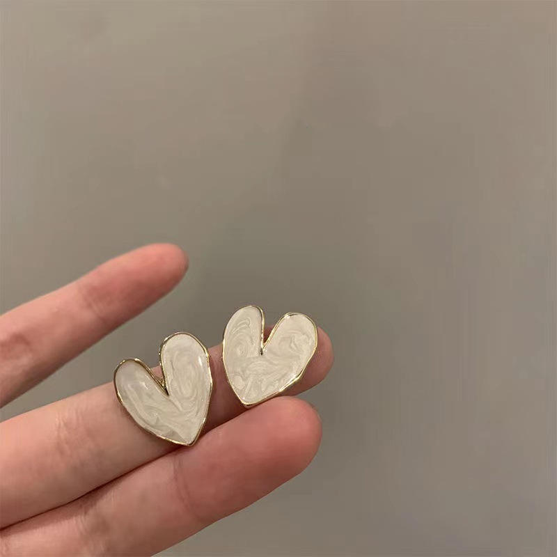 White-Heart-Love-Earrings 3