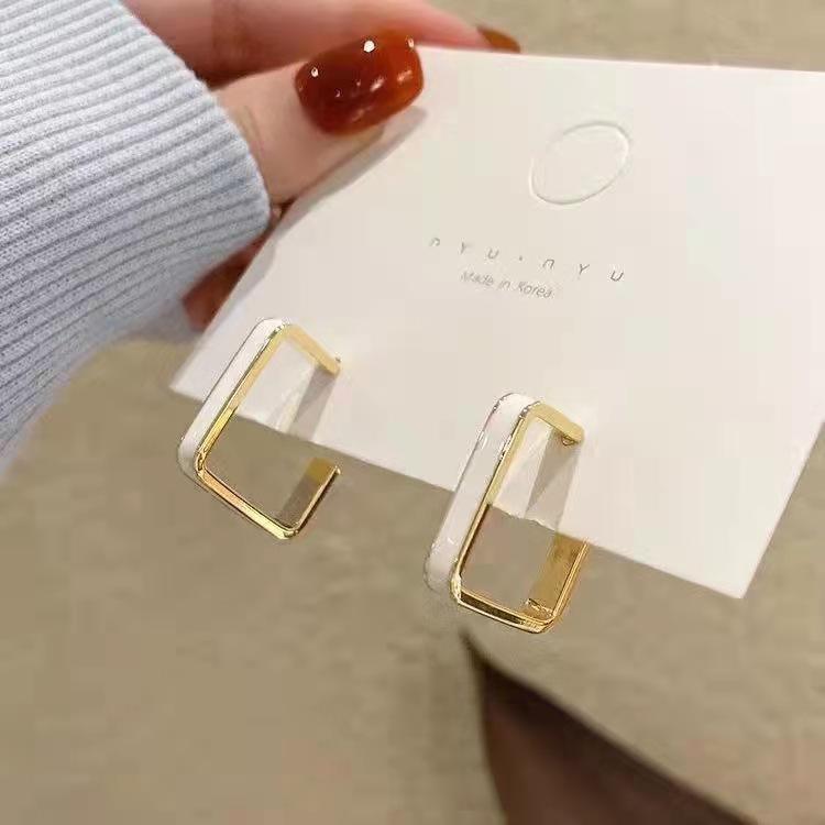 White-and-Gold-Square-Earrings 1