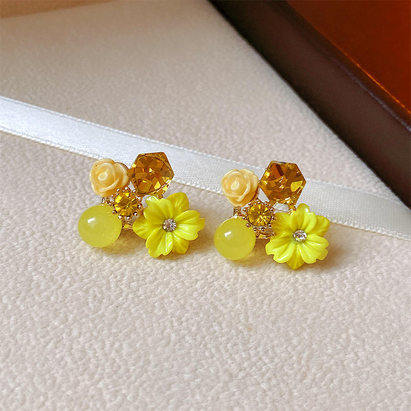 Yellow-Crystal-Flower-Earrings 1